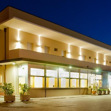 Hotel Ristorante Cesare Savignano sul Rubicone Extérieur photo